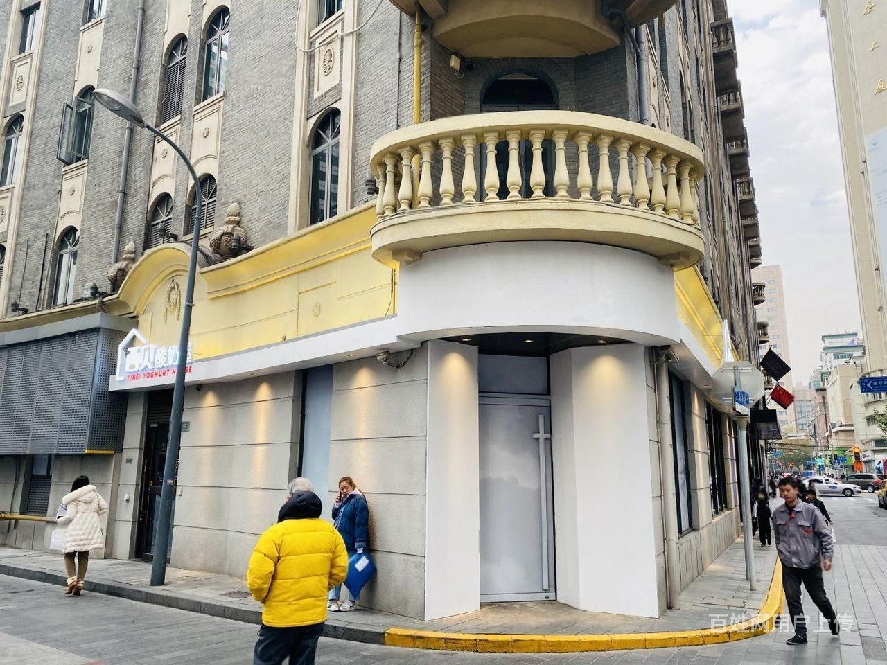 南京西路十字路口地铁口旺铺