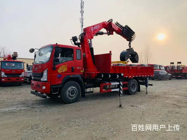 购买8吨左右带抓具随车吊需要多少钱 带自卸货箱 - 图片 9