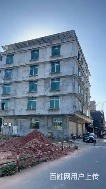 独栋，出入方便！楼下大片空地可停车 - 图片 1