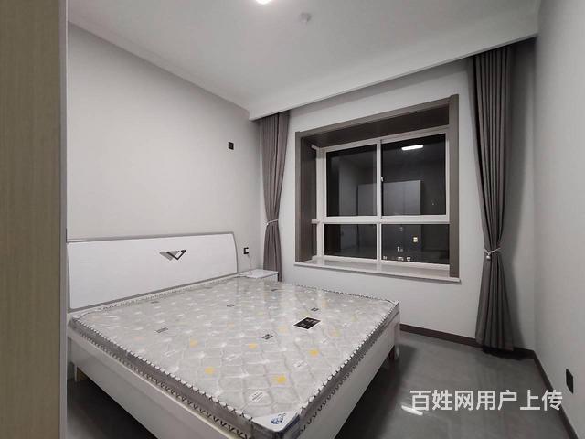 丝路欢乐世界 地铁5号线 新沣和园小区 两室精装的图片