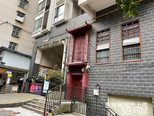 东山怡景门口 适合各种培训，美容等 - 图片 1