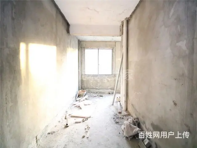 新出绿地世纪城别墅，未装修纯毛坯，位置好，价格诚心 - 图片 1