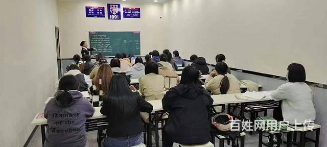 临淄绿苑商场四楼会计实操手工帐电子账会计初级考证经的图片