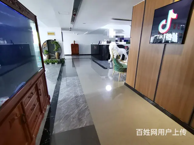 群力 地铁口 财富中心 高区 使用600平 精装修 框架结构 - 图片 10