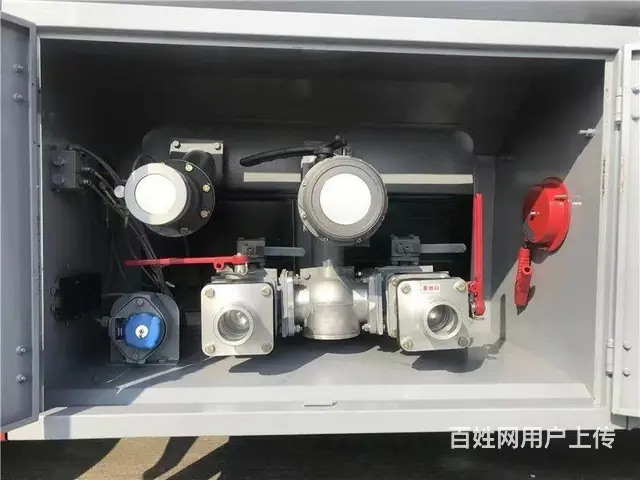 楚胜厂家直销东风福瑞卡8吨油罐车 现车低价处理 - 图片 7