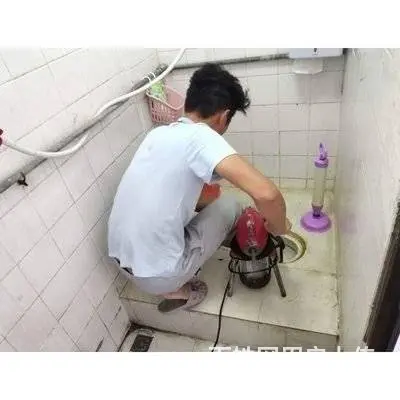 昆明市疏通马桶一个电话解决马桶堵塞 - 图片