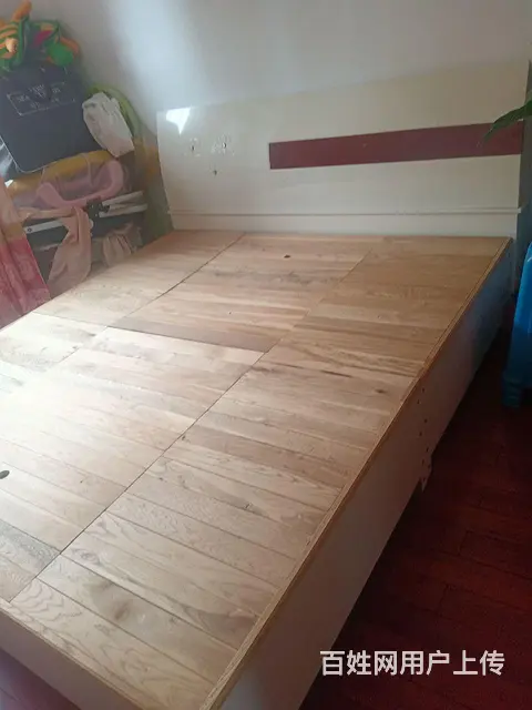 双人床，沙发 - 图片 1