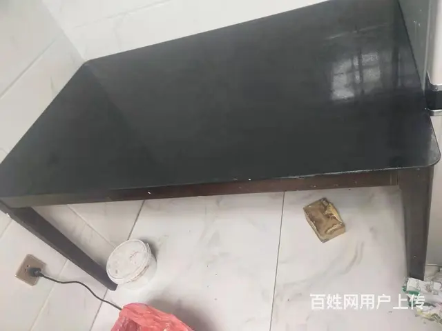 卖实木餐桌 - 图片