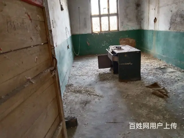3干汤河街2楼一室一厨出售 - 图片 1