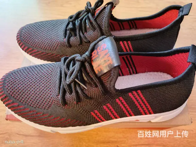 全新运动鞋 - 图片 1