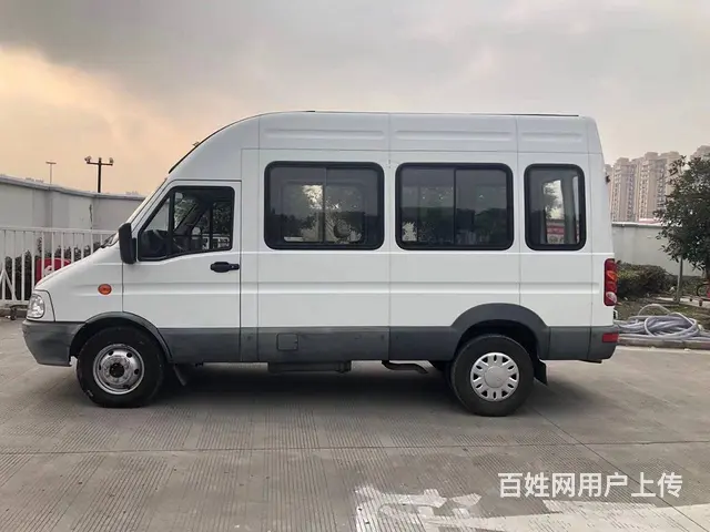 依维柯长轴高顶6坐国5排放支持分期包过户 - 图片 12