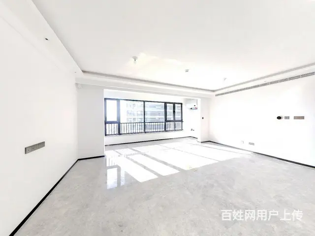 莱山三滩社区，万科翡翠长安，精装三居室， 一天没住 - 图片 1