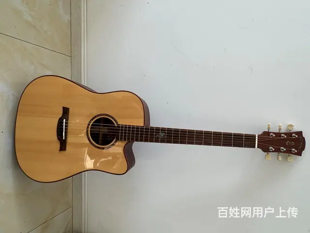 几乎全新吉他，木质，音质特别好 - 图片 1