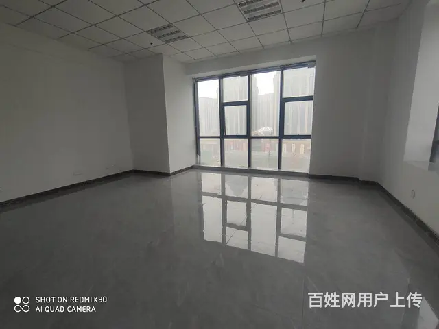 高铁时代广场100平环球港对面纯办公 - 图片 3