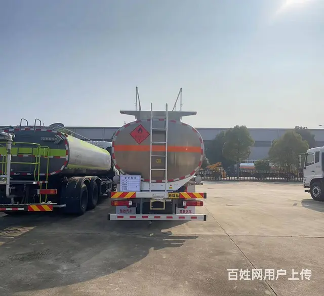 重汽豪沃17吨铝合金油罐车 买它错不了 - 图片 4