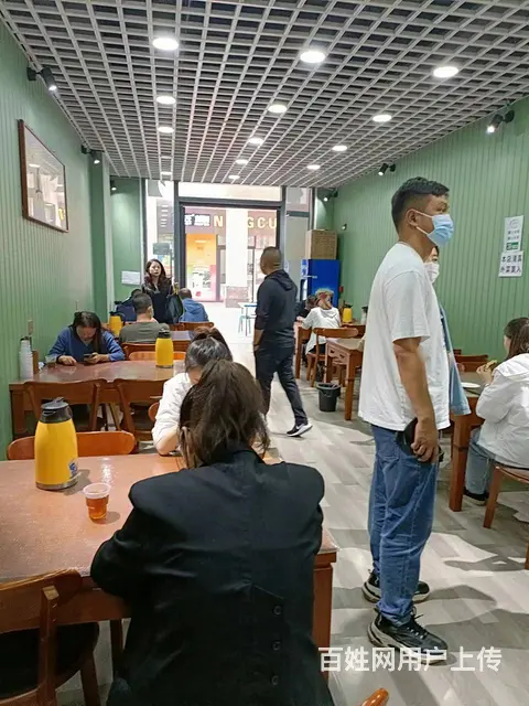 7843(七P）个人城西区万达金街街口临街旺铺餐饮店转让 - 图片 4