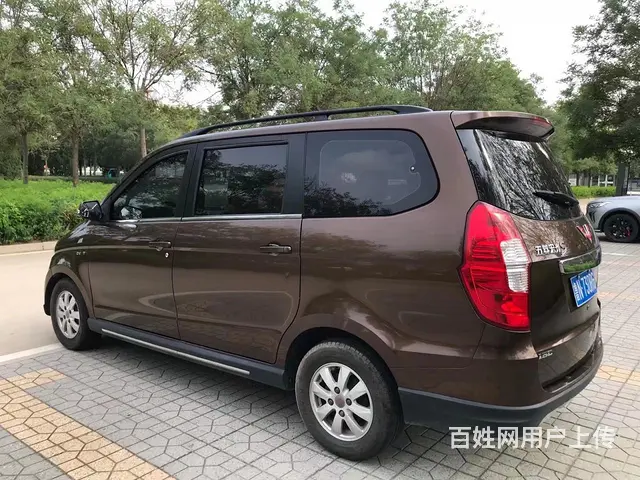 五菱 宏光 2014款 宏光S 1.5 手动 标准型7-8座 - 图片 2