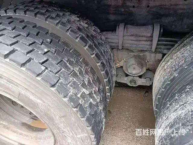 半挂牵引车420马力带13米直板平板牵引车 - 图片 7