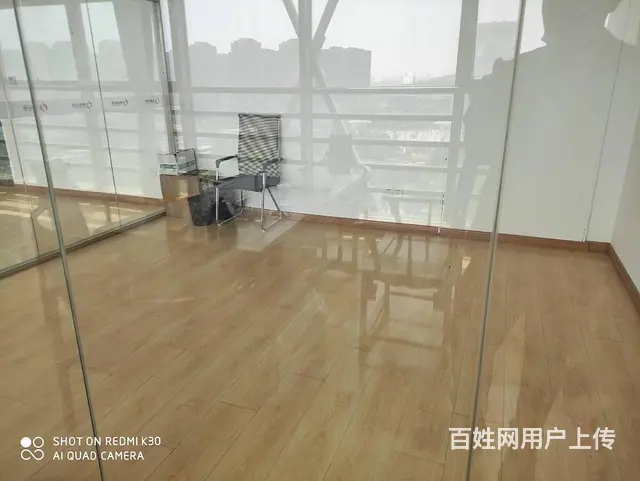 高铁站旁100平高层南向带玻璃隔断出租 - 图片 6
