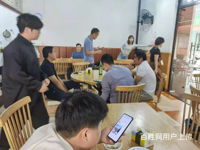 A(个人)商业街拐角餐饮店转让2158 - 图片 2
