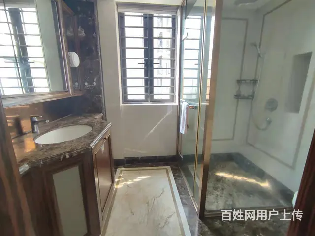 海峡国际四期   精装修  两房一厅  客厅带阳台朝南 看海 - 图片 7