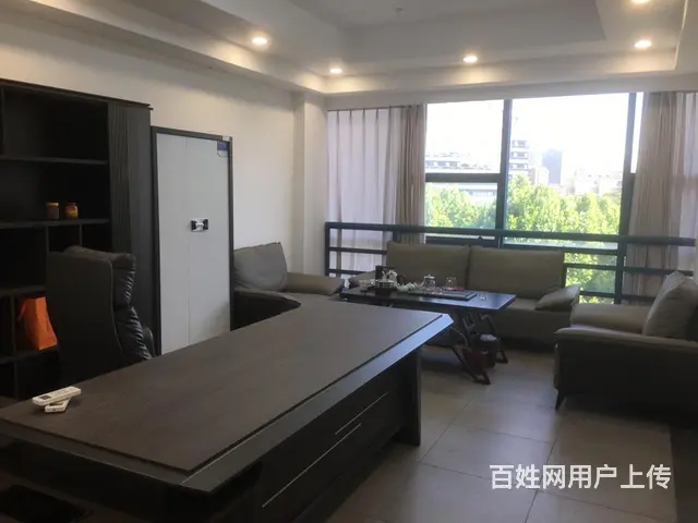 房东自持免中介费的高档中央空调含地下停车位中环广场写字楼出租 - 图片 1