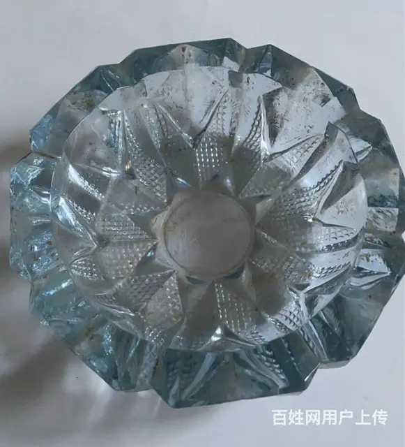 低价出售一只玻璃烟灰缸 - 图片 1