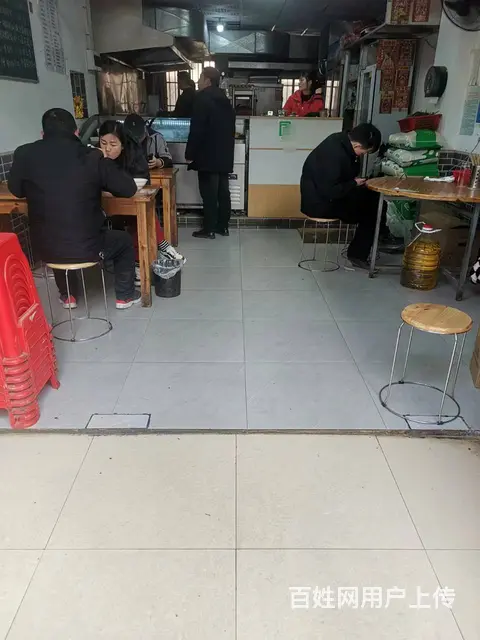 A（个人）高端商圈临街餐饮粉面馆转让或转租  编号：1012 - 图片 2