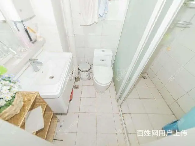 有独立的卫生间和厨房（民用水电，不是合租房）看房有钥匙。 - 图片 2