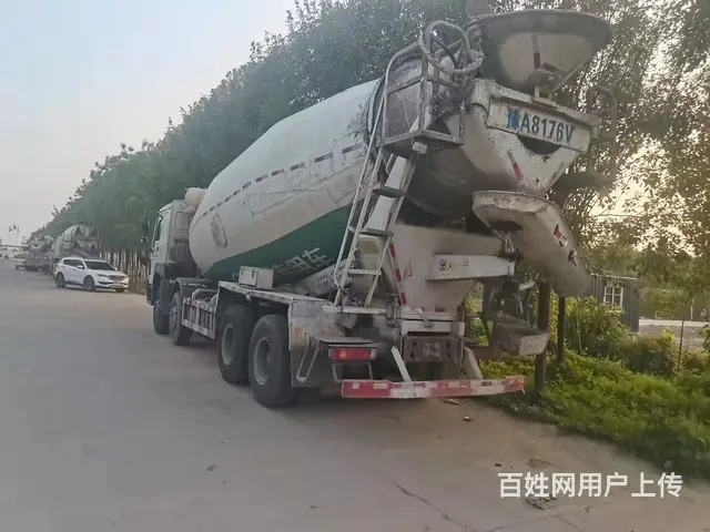 17年豪沃搅拌车 精品车况 - 图片 5