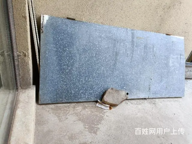 出售用铁皮包的木门一个 - 图片