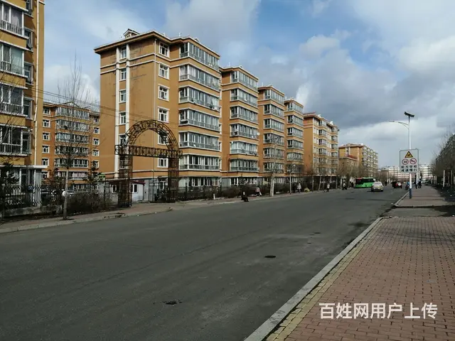 大陆南学者公寓一楼出卖 - 图片 1