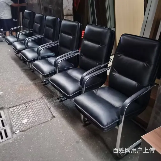 低价出售各式办公电脑椅，会议桌椅老板桌，文件柜书柜 - 图片 1