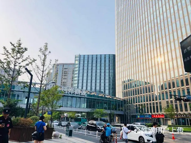 远洋国际中心，大关CBD商圈，多套户型出租，价格条件好谈！ - 图片 12