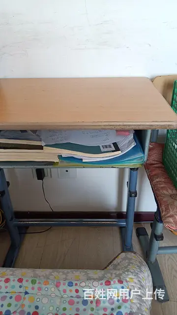 学生课桌椅 - 图片 1