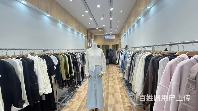 （及 致）位于夜市中间地段的服装店转让！人流量大！可空转！ - 图片 4