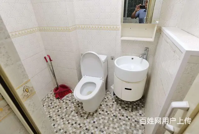 拱北关口龙城大厦电梯一房一厅出租，租价2000，近关口 - 图片 7