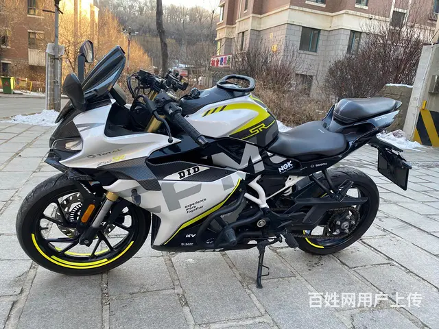 2022款 春风 250SR 赛道版MY22单摇臂 顶配 - 图片 1