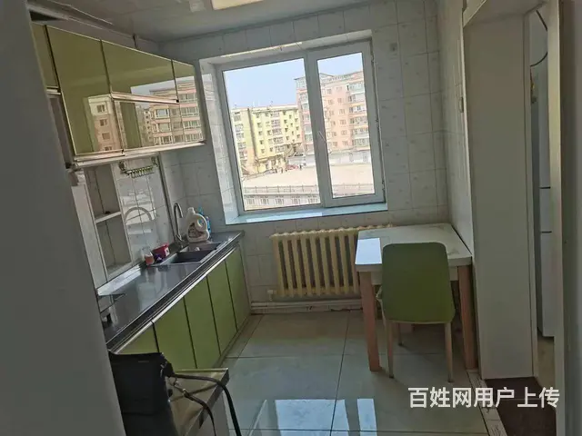 屋内整洁干净，带所有家电 - 图片 1