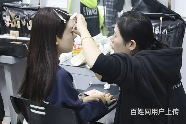 学化妆，到广州百美汇学校，专业靠谱环境好 - 图片 1
