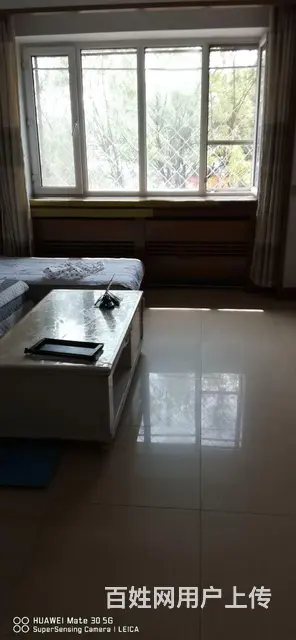下楼即是各路公交车，楼下是各种特长和文化课补习班。下楼2分钟 - 图片 1