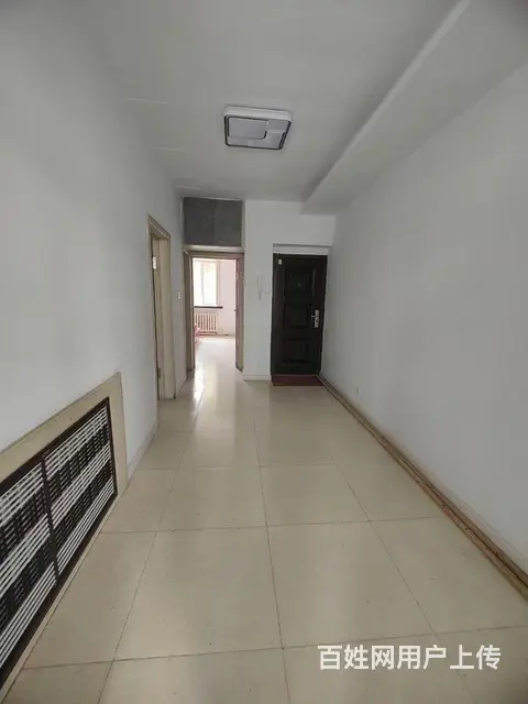 老街基振兴广场一楼。50平。两室一厅包过户 - 图片 1