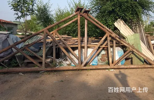 出售农村房子的大铁梁，两个，特别厚实，抗劲儿 - 图片