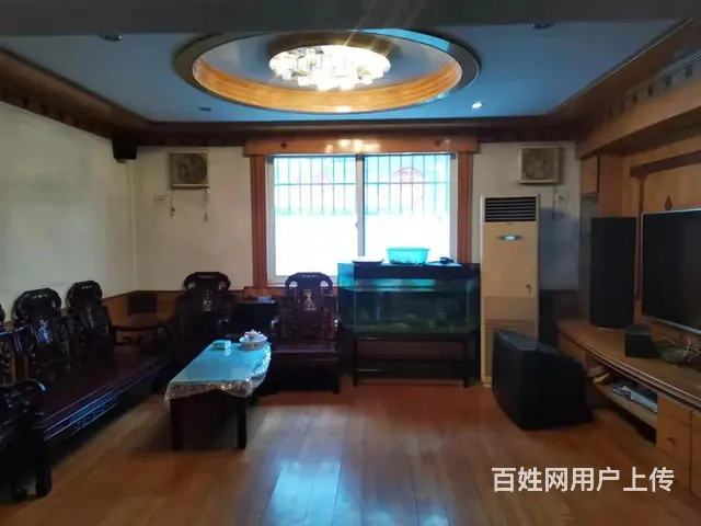 华庭街边住房出租（有50平院子可种菜种花） - 图片 1