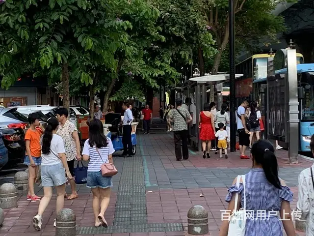 火车站商圈 大转角店面低价 适合形象店火锅烤肉餐饮等 - 图片 1