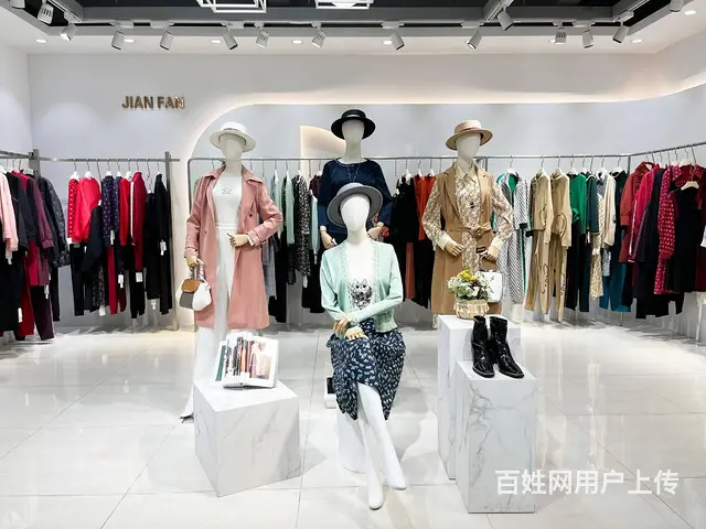 品牌折扣女装批发 - 图片 1