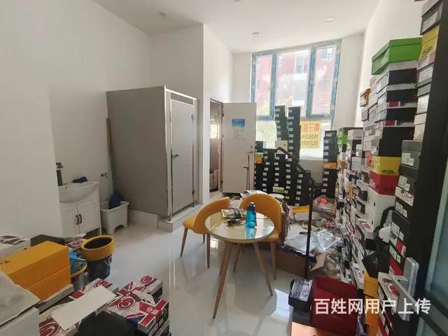 B个人一开发区四季城商业街一楼潮鞋店对外整转 - 图片 9