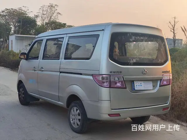 长安超大空间7座面包车 - 图片 3