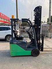丰田1.5吨二手电动叉车，全交流小型电动二手叉车