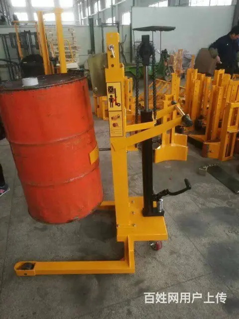 油桶堆高车油桶车油桶搬运车叉车鹰嘴夹具吊车吊具倒料 - 图片 1